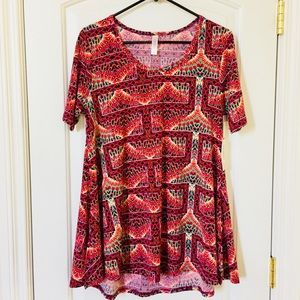 NWT LuLaRoe Graphic Design Perfect Tee